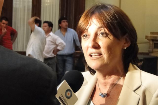 Alicia-Ciciliani-01[1]