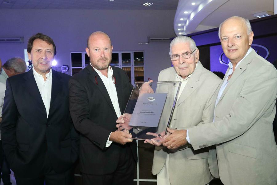 multimedia.grande.8f196f3db2041aad.6772616e64652e6a7067