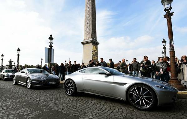 James-Bond-parade-Francia-AFP_CLAIMA20151012_0084_29